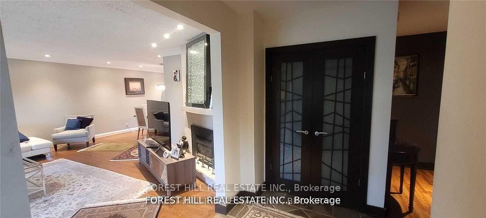 9 Vistaview Boulevard, Vaughan, ON L4J 2A5 9