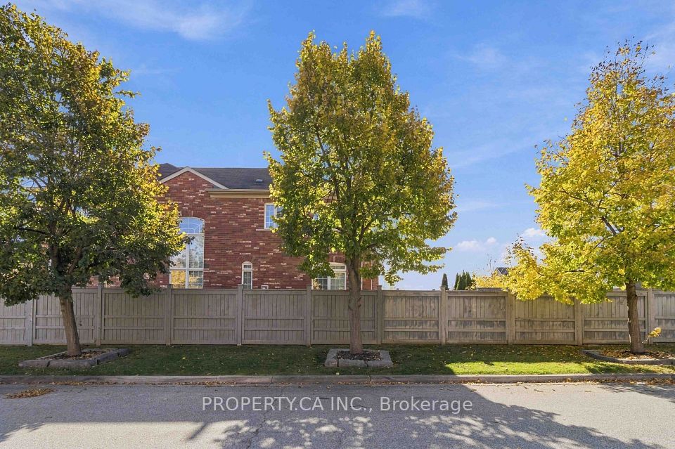 52 Woodville Drive, Vaughan, ON L6A 4A9 23