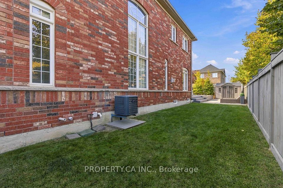 52 Woodville Drive, Vaughan, ON L6A 4A9 20