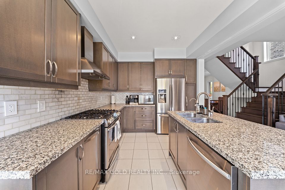 238 Mactier Drive, Vaughan, ON L4H 4L7 9