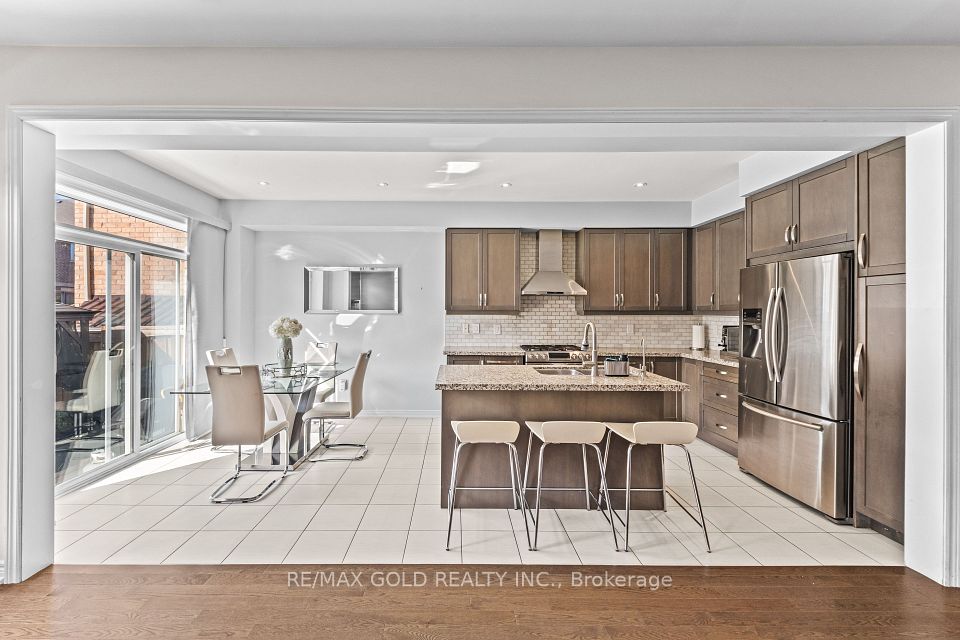 238 Mactier Drive, Vaughan, ON L4H 4L7 7