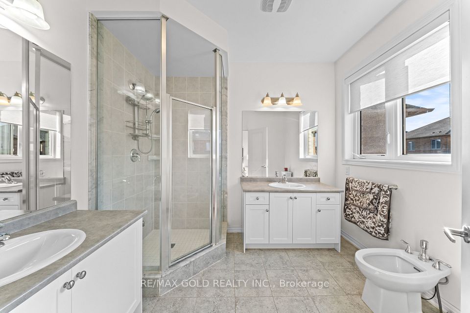 238 Mactier Drive, Vaughan, ON L4H 4L7 11