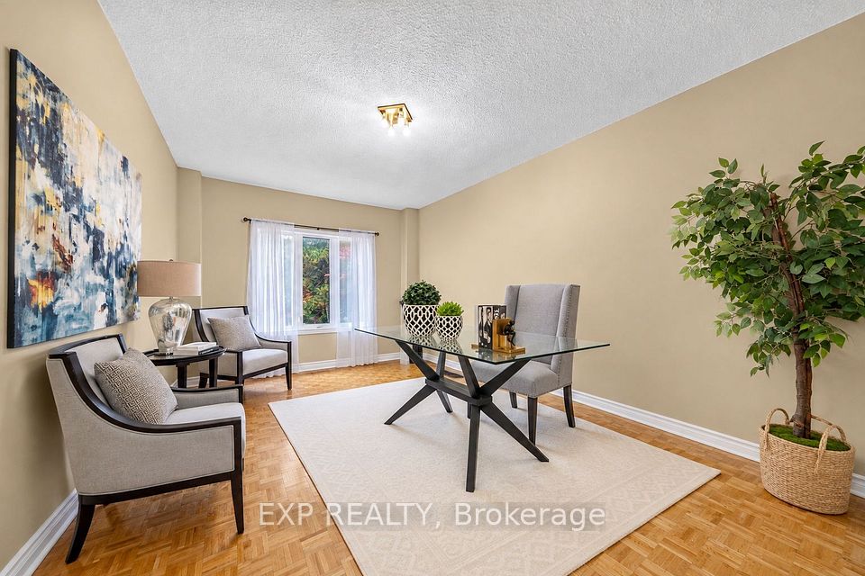 2 Shallmar Gardens, Richmond Hill, ON L4B 3G4 20