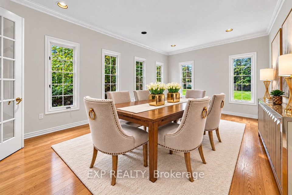 2 Shallmar Gardens, Richmond Hill, ON L4B 3G4 10