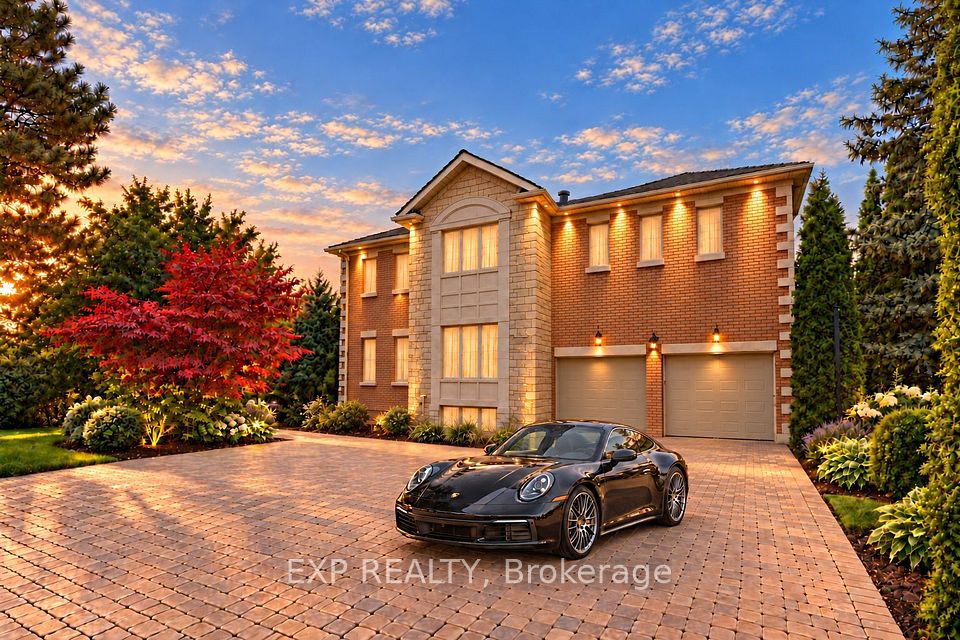 Detached at 2 Shallmar Gardens, Richmond Hill, ON L4B 3G4
