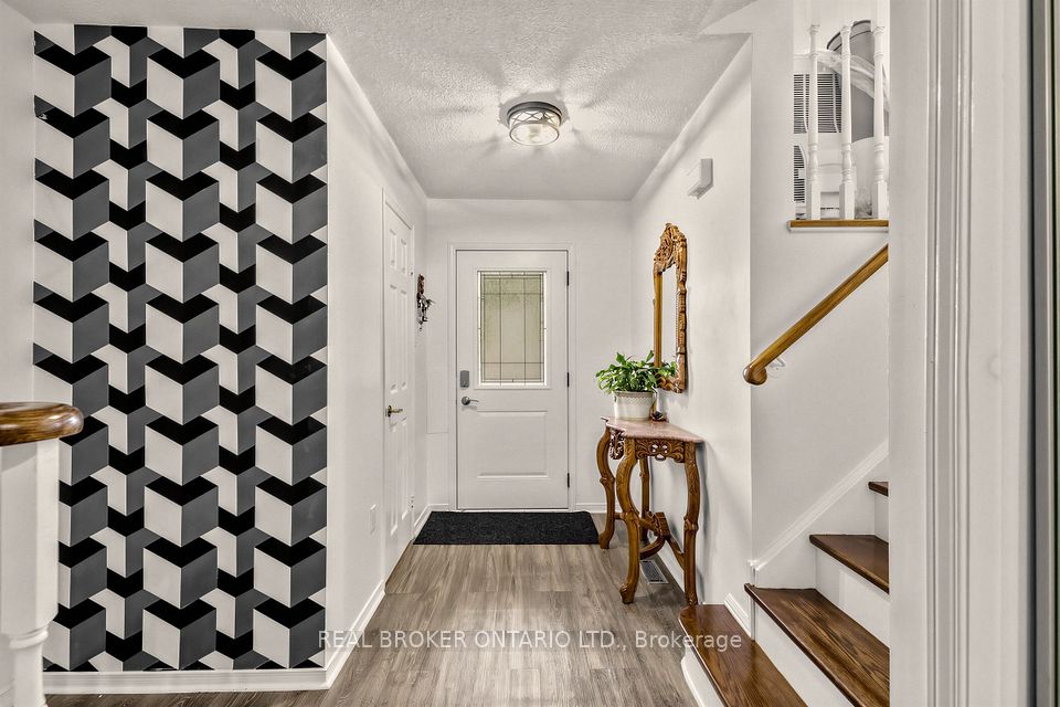 26 White Boulevard, Vaughan, ON L4J 5Z3 3