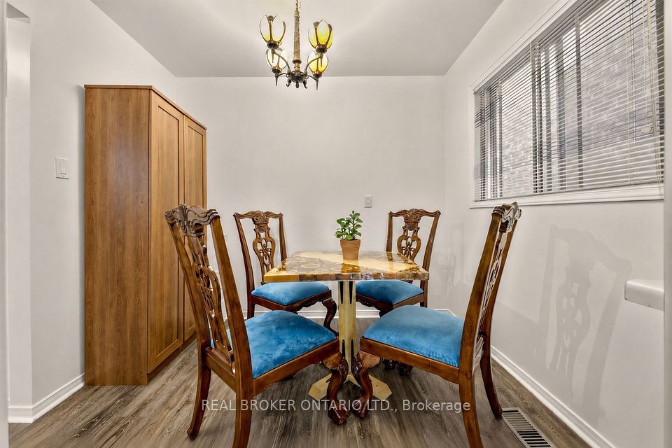 26 White Boulevard, Vaughan, ON L4J 5Z3 15