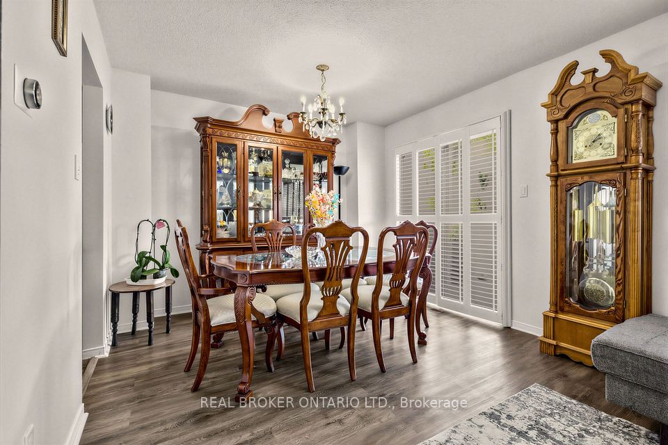 26 White Boulevard, Vaughan, ON L4J 5Z3 9