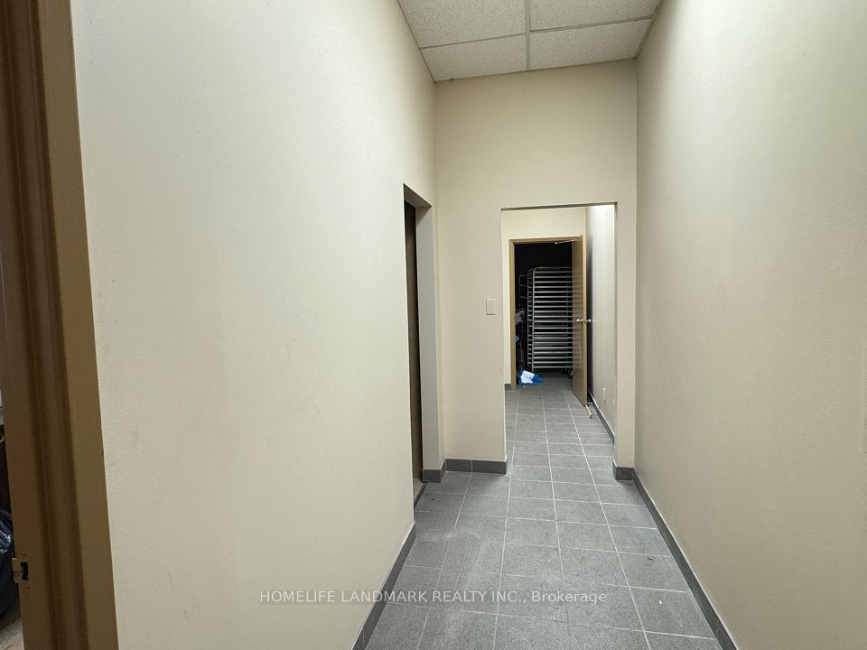 180 Jardin Drive 3, Vaughan, ON L4K 1X8 11