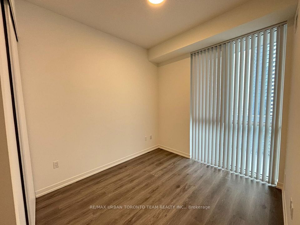 28 Interchange Way 3115, Vaughan, ON L4K 0P8 5