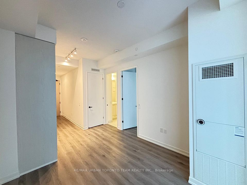 28 Interchange Way 3115, Vaughan, ON L4K 0P8 2