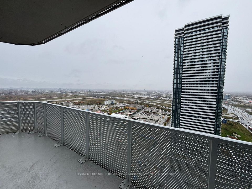 28 Interchange Way 3115, Vaughan, ON L4K 0P8 4