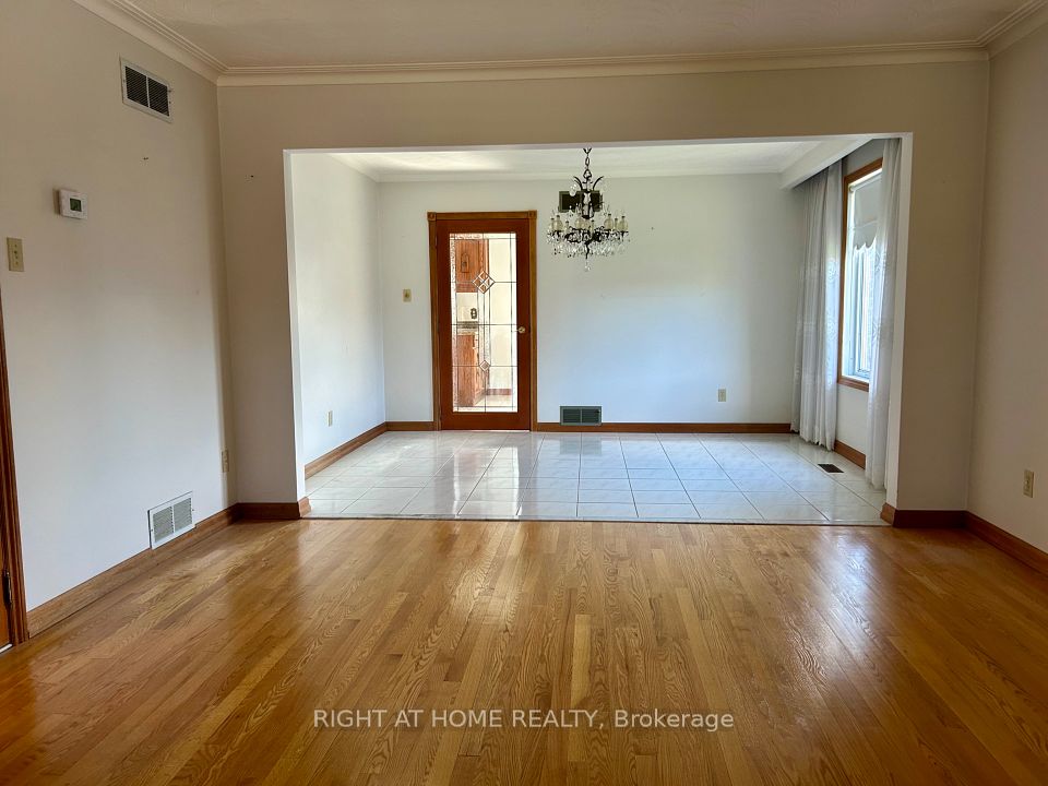 149 Jeanne Drive W, Vaughan, ON L4L 1X8 5
