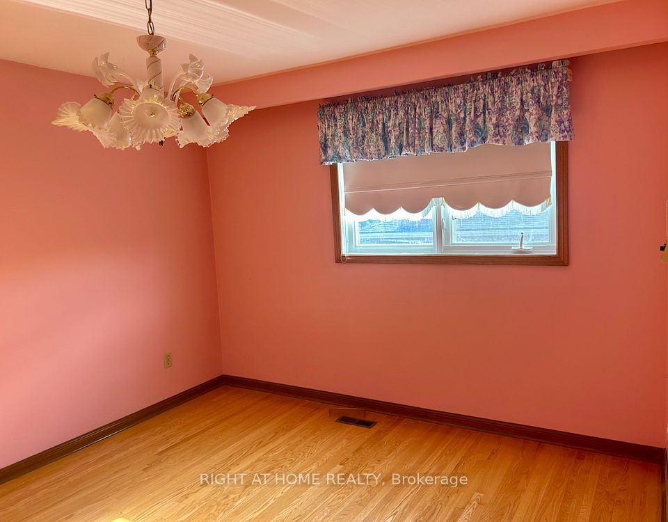 149 Jeanne Drive W, Vaughan, ON L4L 1X8 19