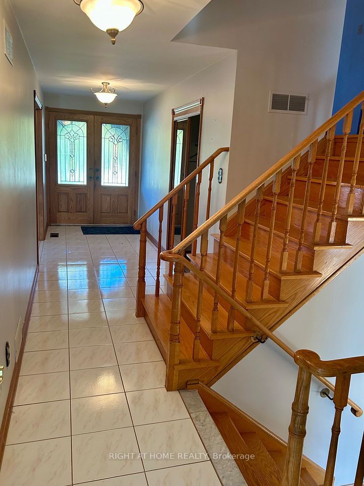 149 Jeanne Drive W, Vaughan, ON L4L 1X8 3