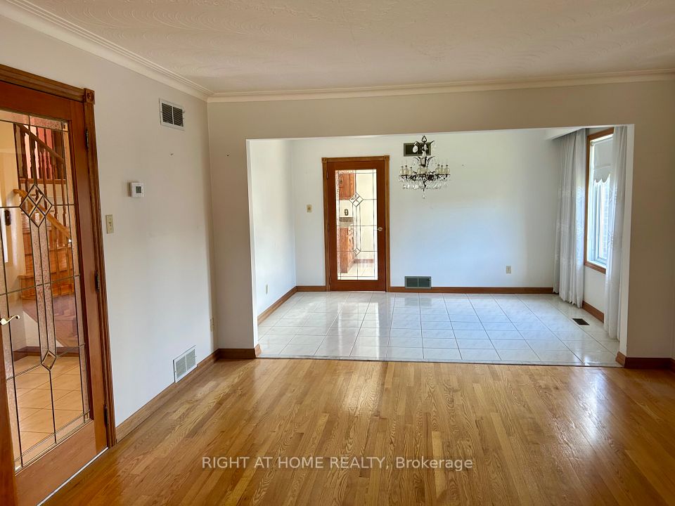 149 Jeanne Drive W, Vaughan, ON L4L 1X8 4