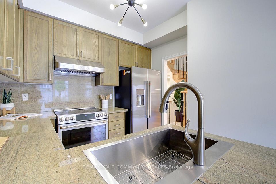 186 Lauderdale Drive, Vaughan, ON L6A 0S4 22