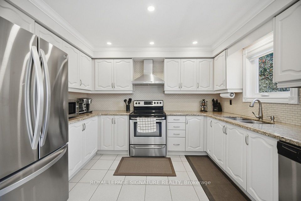 85 Fifefield Drive, Vaughan, ON L6A 1J2 9