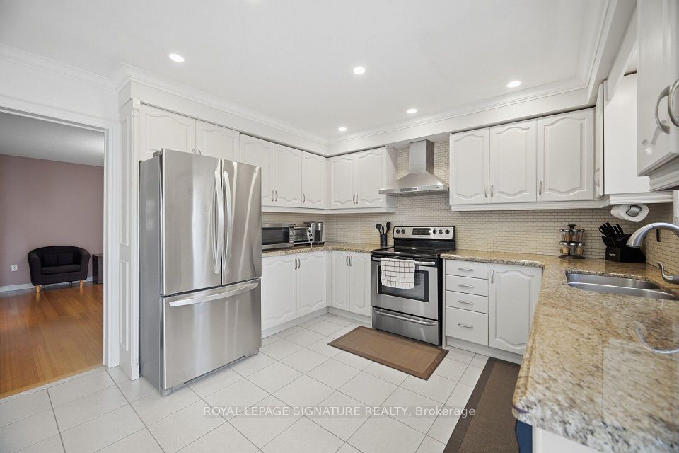 85 Fifefield Drive, Vaughan, ON L6A 1J2 8
