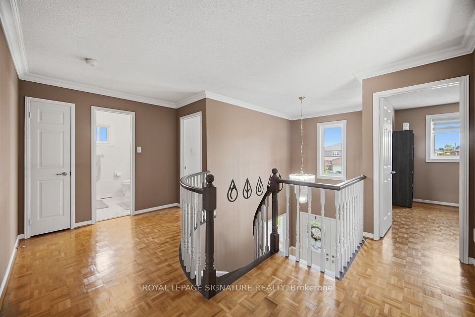 85 Fifefield Drive, Vaughan, ON L6A 1J2 22