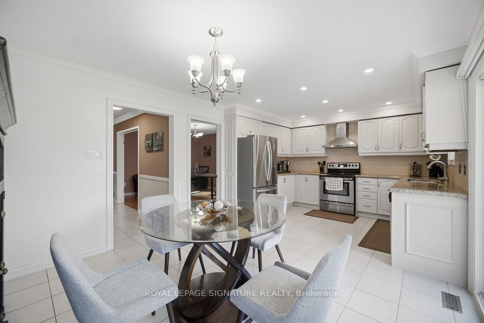 85 Fifefield Drive, Vaughan, ON L6A 1J2 11