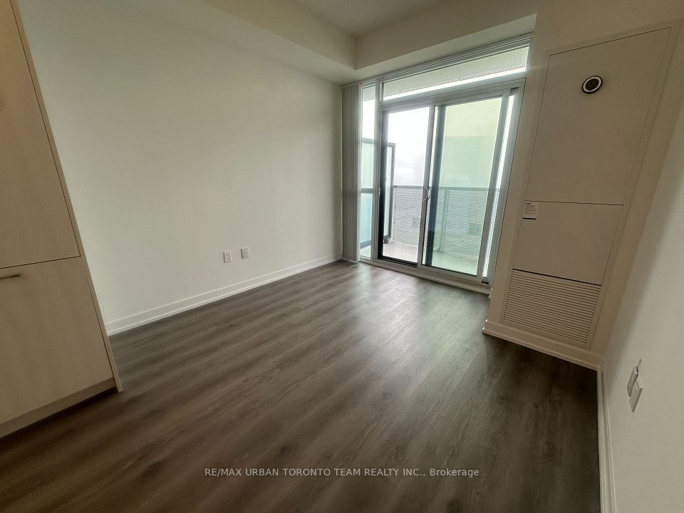 225 Commerce St Street 4511, Vaughan, ON L4K 0P9 5