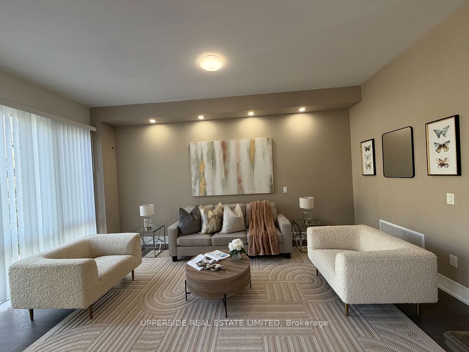 8 Sable Road, Vaughan, ON L4J 0K1 2
