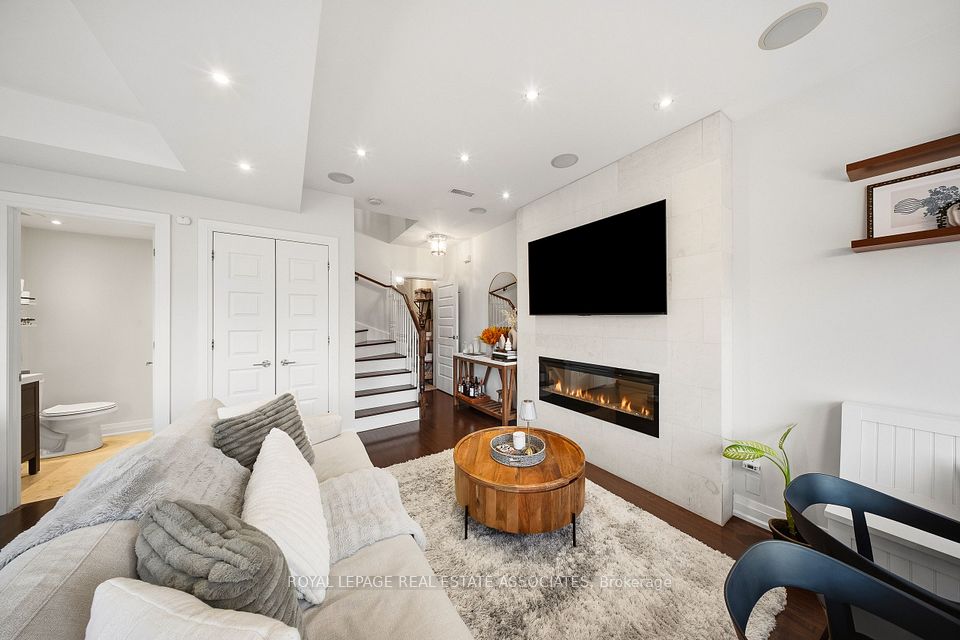 8171 Kipling Avenue 8, Vaughan, ON L4L 0G4 4