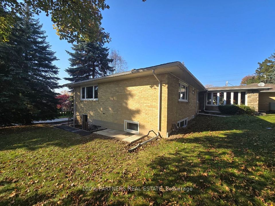 77 Riverside Boulevard Lower, Vaughan, ON L4J 1J1 2