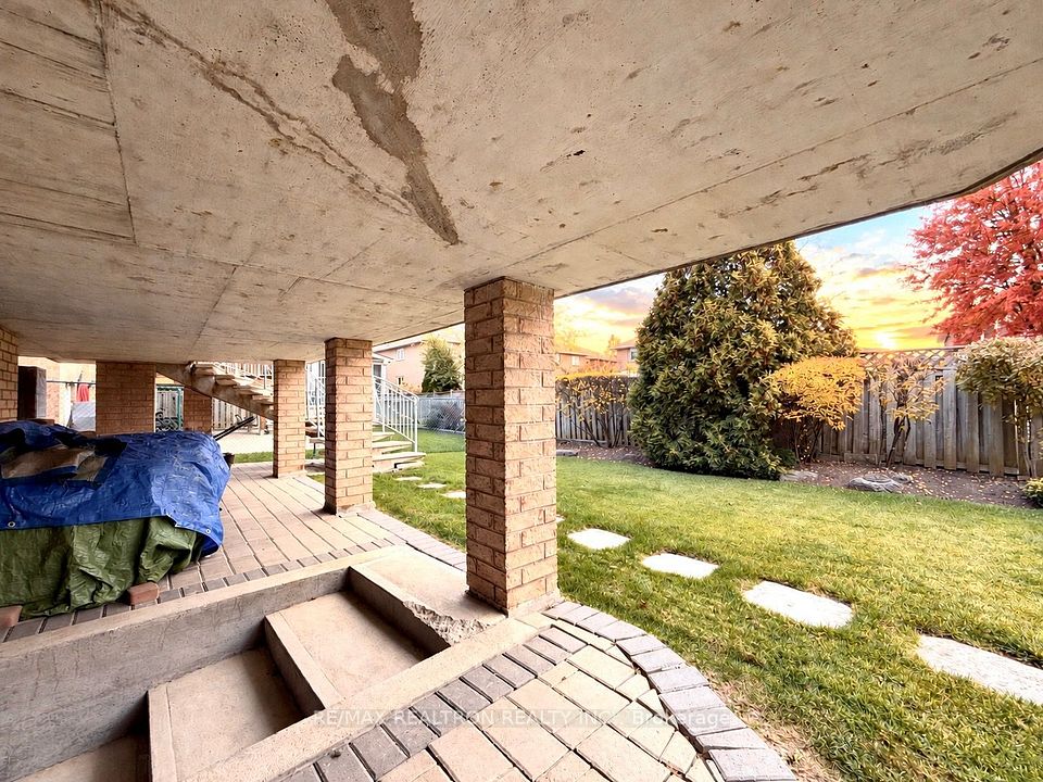 83 Lanterna Crescent, Vaughan, ON L4H 1B9 12