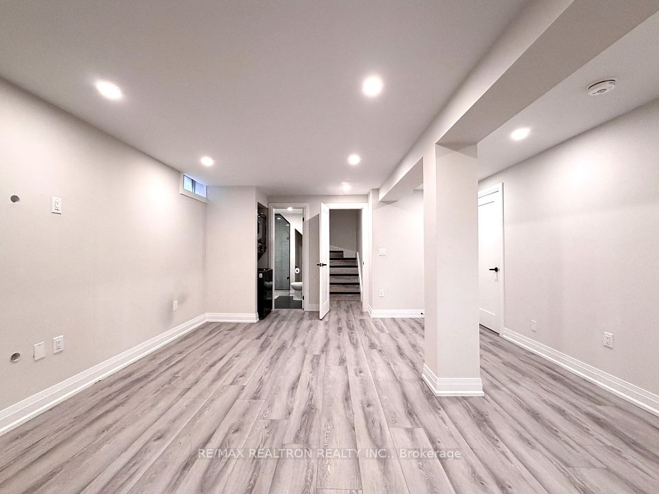 83 Lanterna Crescent, Vaughan, ON L4H 1B9 4