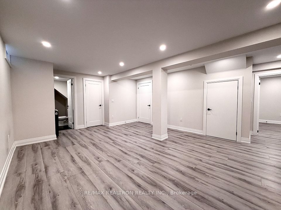83 Lanterna Crescent, Vaughan, ON L4H 1B9 3