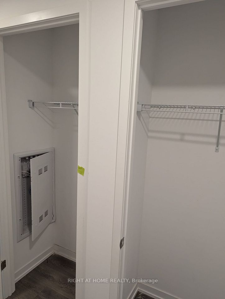 8 Beverley Glen Blvd Boulevard C305, Vaughan, ON L4J 8N8 11