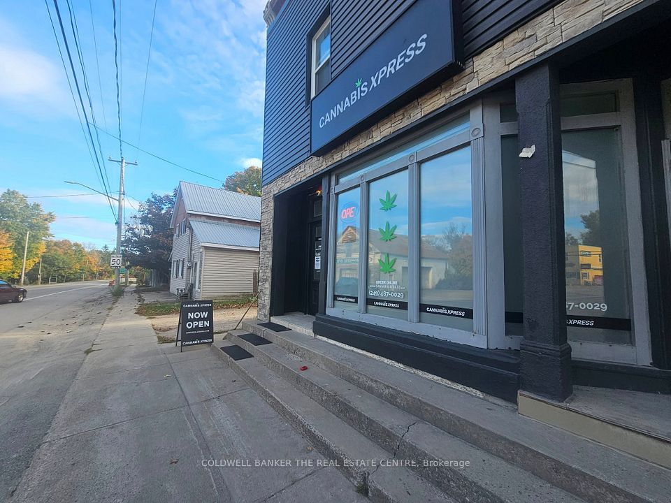 4570 Penetanguishene Road, Springwater, ON L0L 1V0