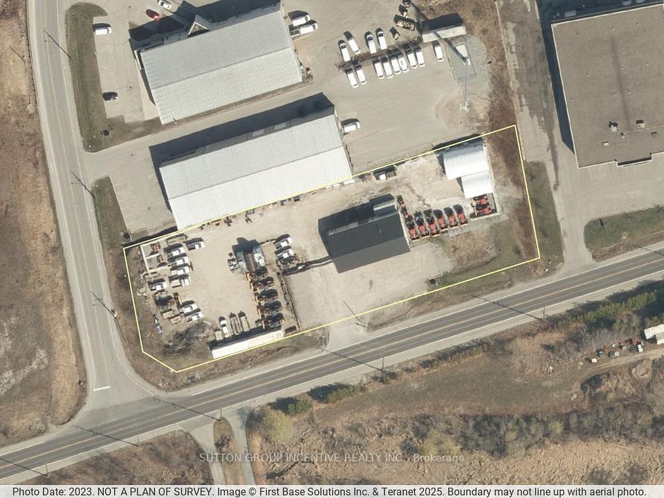 218 Lockhart Road, Barrie, ON L4N 9G8