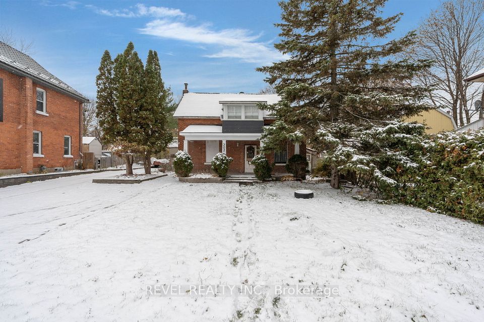 202 Bradford Street, Barrie, ON L4N 3B6