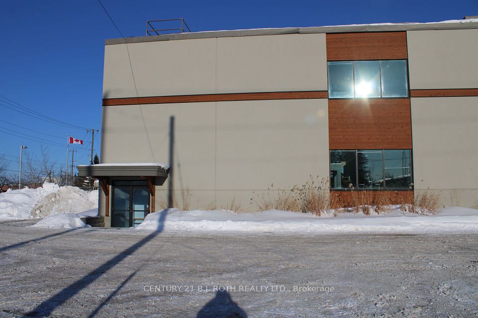 450 West Street N Lower, Orillia, ON L3V 5E8