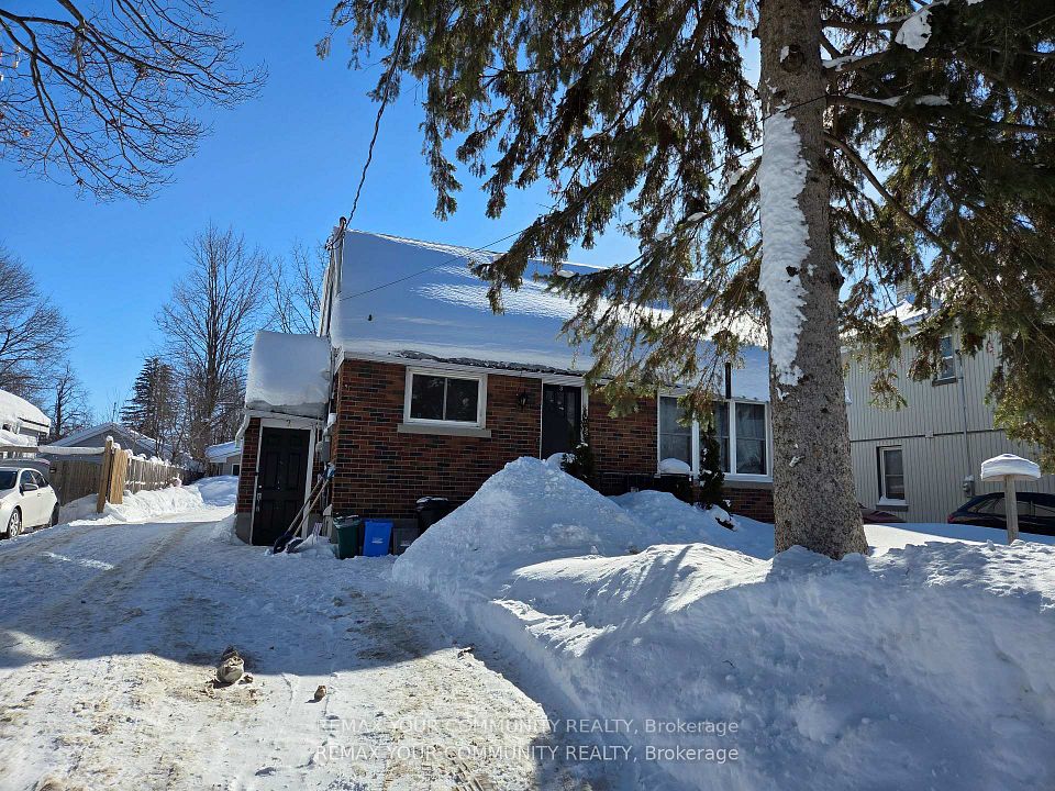 17 Champlain Street, Orillia, ON L3V 2G6