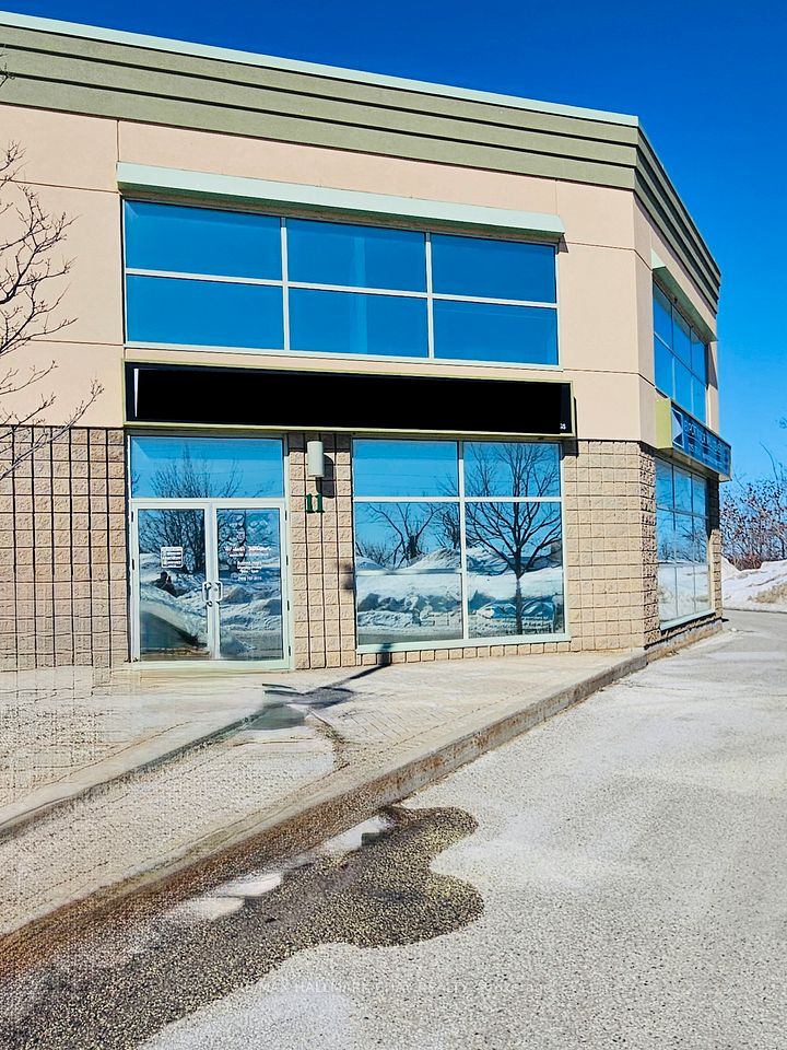 145 Welham Road 11, Barrie, ON L4N 8Y3