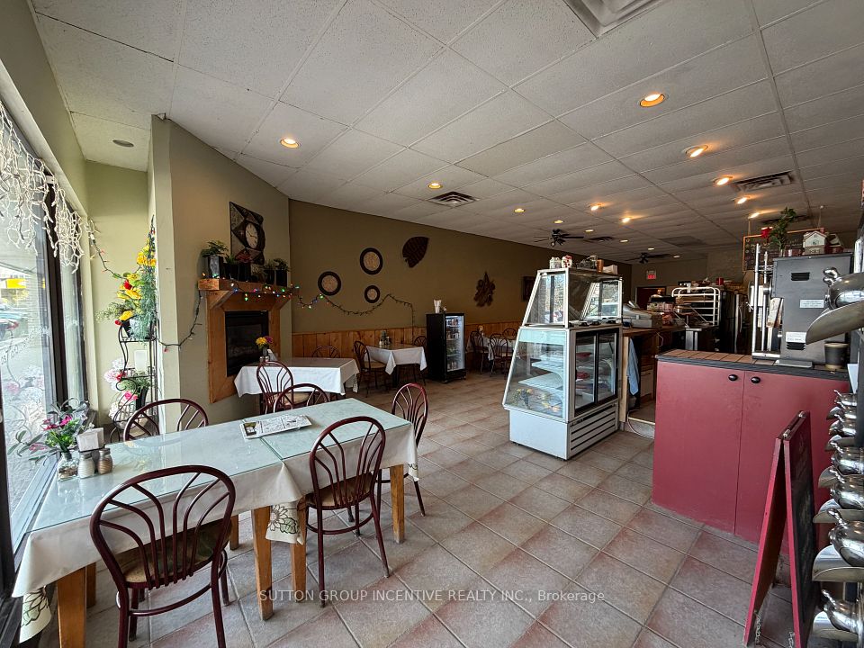 221 Cundles Road E UNIT 2, Barrie, ON L4N 4Y2