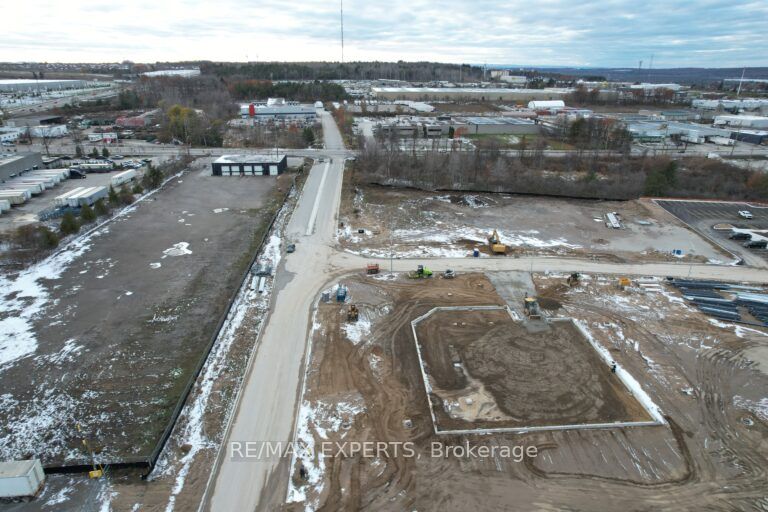 70 IRONSTONE Crescent, Barrie, ON L9J 1A7