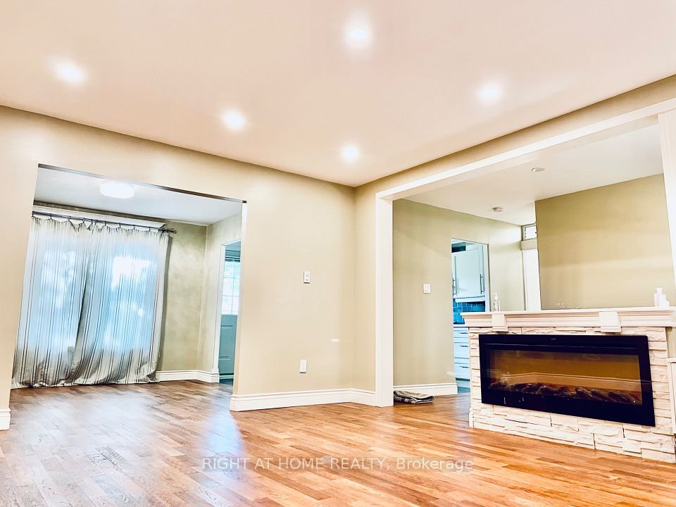 Detached at 6 Beechcroft Circle, Barrie, ON L4M 4Y4, Barrie