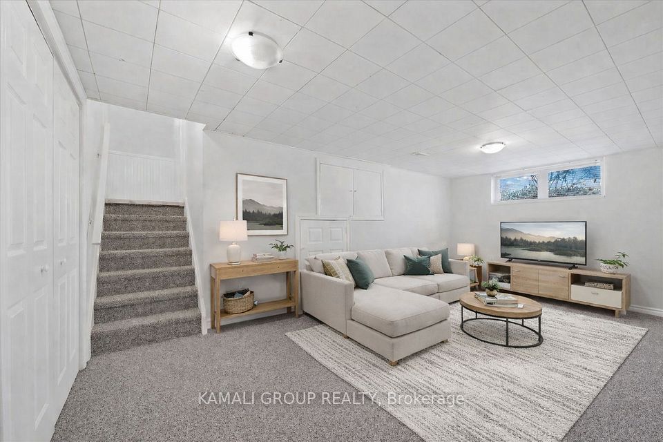 Detached at 78 College Crescent BSMT, Barrie, ON L4M 2W3, Barrie