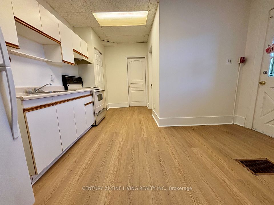 Multiplex at 144 Bradford Street 1, Barrie, ON L4N 3B3, Barrie