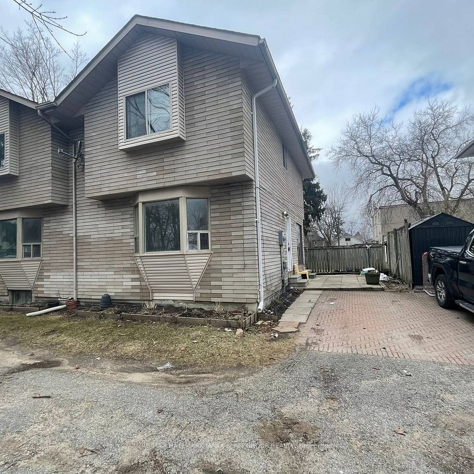 Semi-Detached  at 82 sanford Street Unit B, Barrie, ON L4N 3C5, Barrie