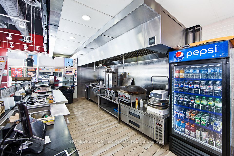 642 Yonge Street, Barrie, ON L4N 4E6