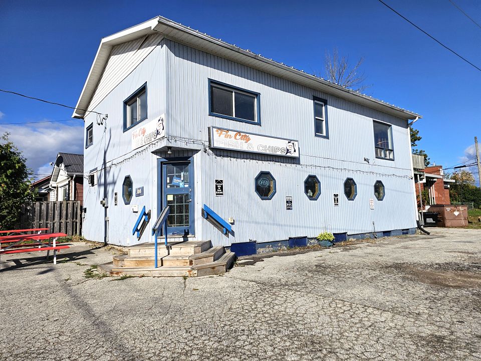 300 James Street E, Orillia, ON L3V 1M2