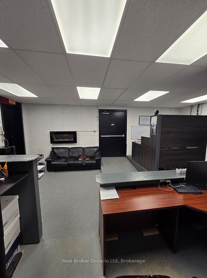 90 Anne Street 200, Barrie, ON L4N 2E3