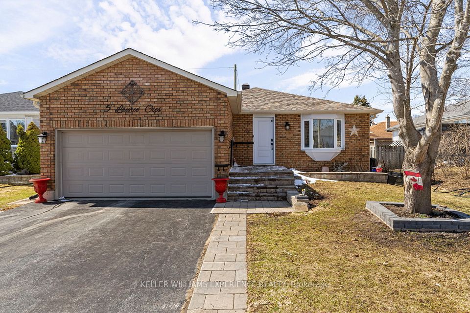 5 Laurie Crescent, Barrie, ON L4M 6C7