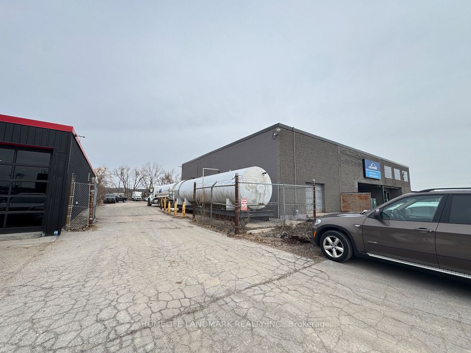 156 John Street, Barrie, ON L4N 2L2